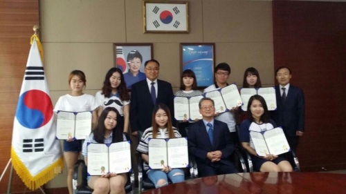 2015년 청양구 한중우호 홍십자 구조회 선금 전달