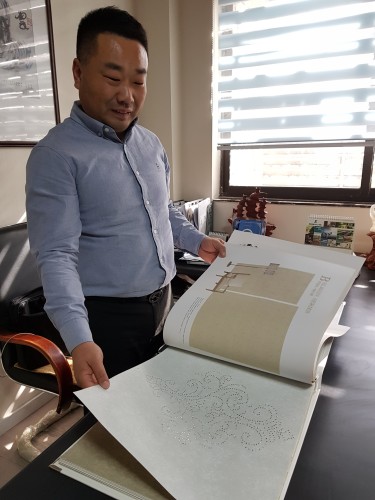 칭다오. 연변 미소벽지총대리 김호 사장