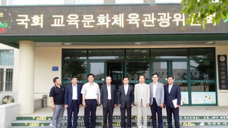 한국 서상기 국회의원 옌타이한국학교 방문