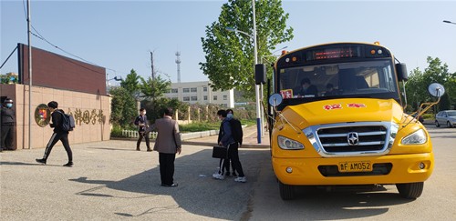 옌타이지역 현지 초중고등학교도 일제히 개학