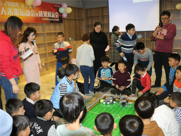 프로보 로봇학원 학예발표회 및 미래 로봇경기 개최