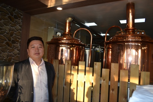 플러스 레스토랑에 직접 만든 수제맥주 맛보러 오세요