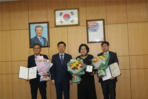 총영사관,  제13회 유공 재외동포 포상 및 제21회 재외동포문학상 전수식 진행
