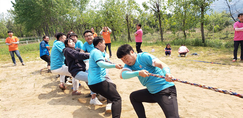 연길상회와 연변1중 단합 봄나들이활동 가져
