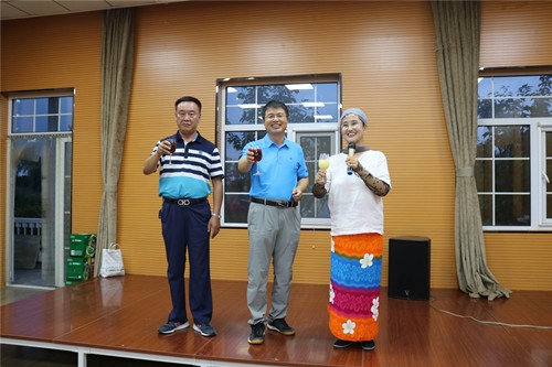 흑룡강신문사 산둥지사, 노인총회와 해안선예술단과 야유회 조직