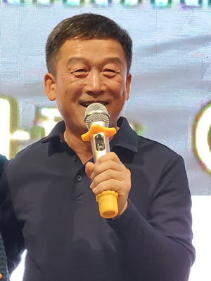 칭다오조선족골프협회 제9기 회장 윤동범사장의 