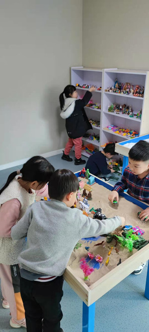 칭다오지우심리건강센터, 모래놀이 체험행사 진행