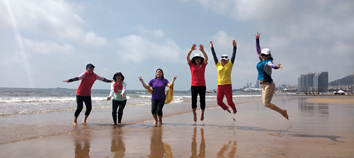 칭다오 70년생 멍멍이들 신났다