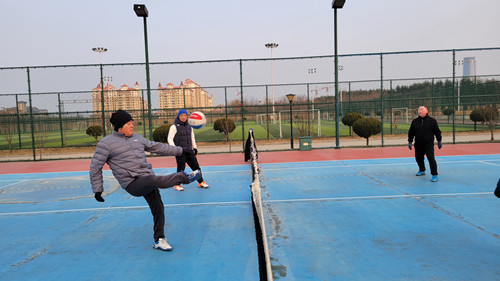 옌타이시 래산구족구협회 설립 3주년 행사 진행