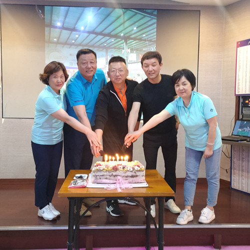 칭다오70멍멍이친목회 설립 7주년을 맞아