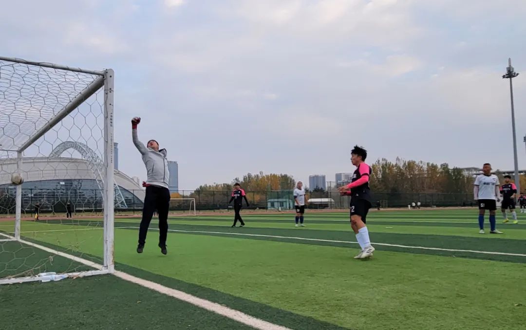 연태시갑급리그서 연태조선족축구팀 박철범선수 9골로 득점왕 선정